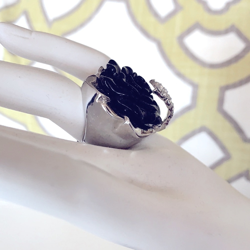 GUESS BLACK ROSE & BUTTERFLY STATEMENT RING SZ 8 - Picture 9 of 10
